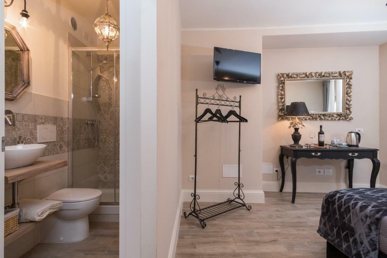Pistoia Luxury Suite Bagian luar foto